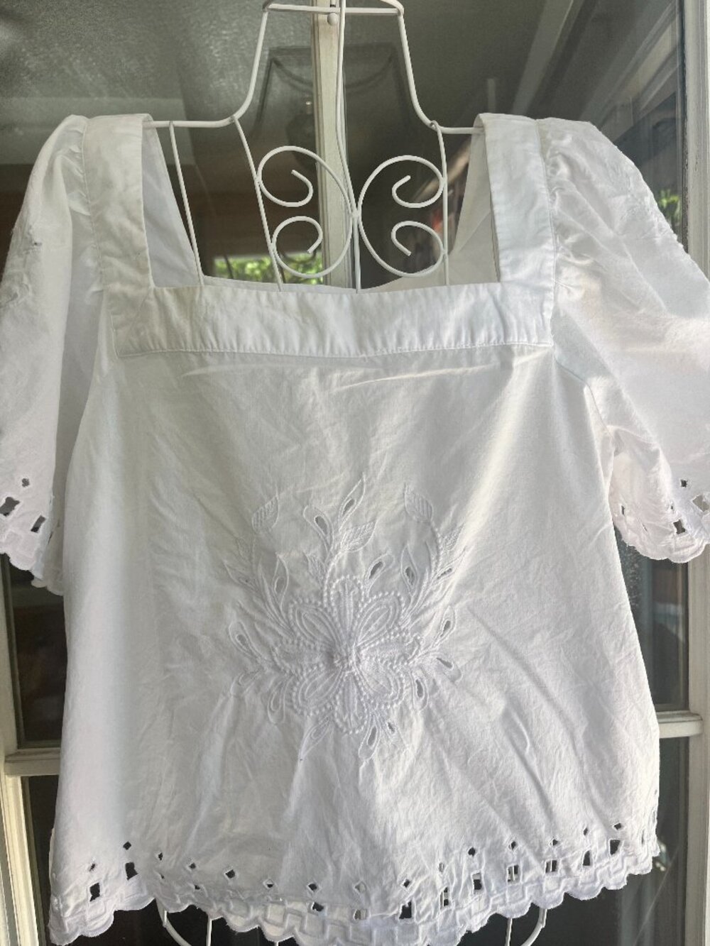 Loft Eyelet Delicate relaxed Crop Blouse Flutter Sleeve White Sz Small BOHO